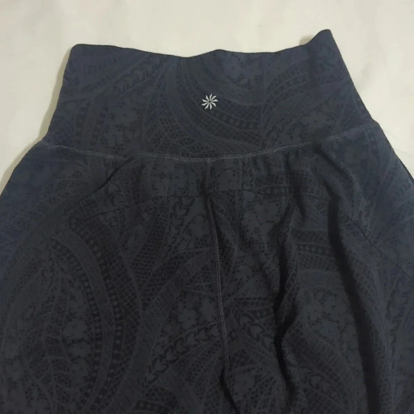 Athleta Salutation Textured Jogger, Color Dreamweaver Black Size XXS - Picture 13 of 16